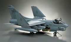 Hasegawa PT47 07247 1/48 Ölçek A-7D/E Corsair II Savaş Uçağı Plastik Model Kiti