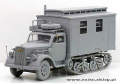 Dragon 6766 1/35 Ölçek Sd.Kfz.3 Yarı Paletli Ambülans Plastik Model Kiti