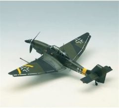 Academy 12404 1/72 Ju 87G-2 Stuka (Kanonen Vogel) Savaş Uçağı Demonte Plastik Maketi