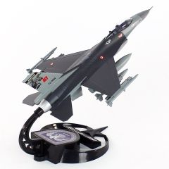 AkbaModel 1/48 F-16 Akıncı Filo Muharip Savaş Uçağı, Sergilemeye Hazır Standlı Model