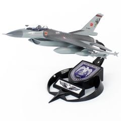 AkbaModel 1/48 F-16 Atmaca Filo Muharip Savaş Uçağı, Sergilemeye Hazır Standlı Model