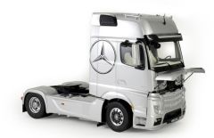 Italeri 3905S 1/24 MB Actros MP4 GigaSpace Çekici Demonte Plastik Maketi
