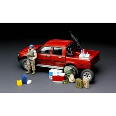 VS002 1/35 PICK UP W/EQUIPMENT