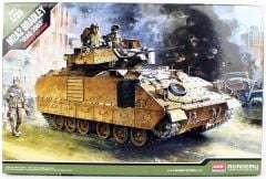 Academy 13205 1/35 M2A2 Bradly (Irak) Tankı Demonte Plastik Maketi