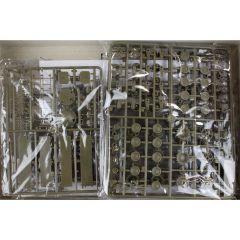 AFV Club AF35022 1/35 LVTP5 Amfibik Paletli Personel Taşıyıcı Demonte Plastik Maketi