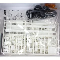 AMT 648 1/25 White Road Boss Kamyon Maketi