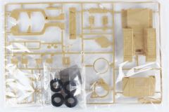 Academy 13241 1/35 M-1025 Amerikan Zırhlı Personel Taşıyıcı Demonte Plastik Maketi