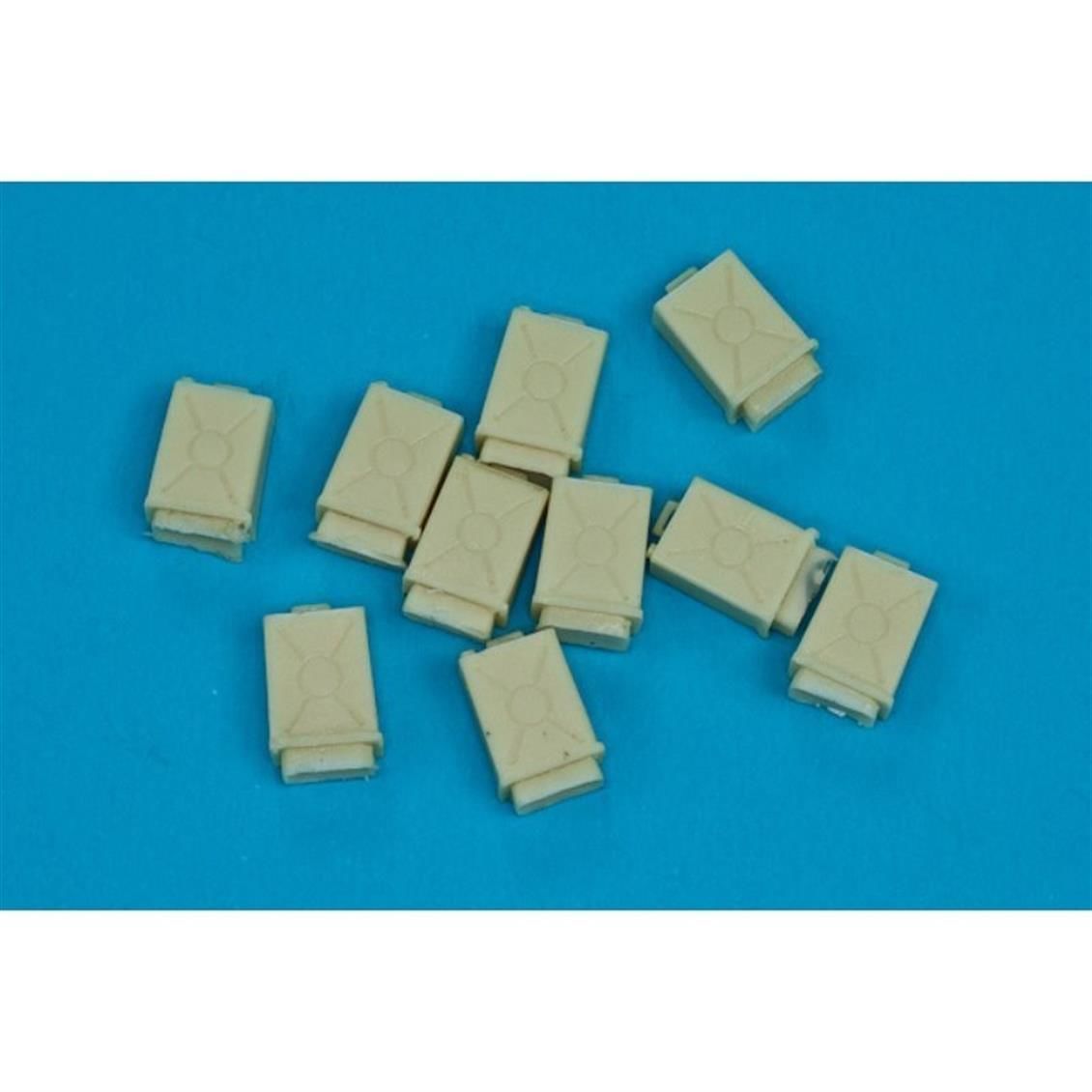 35D21 US ARMY 3GAL OIL TANK  10 PCS