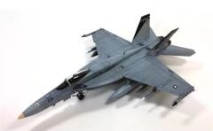 Academy 12547 1/72 USN F/A-18E VFA-143 (Pukin Dogs) Savaş Uçağı Demonte Plastik Maketi