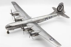 Academy 12528 1/72 USAAF B-29A (Enola Gay & Bockscar) Savaş Uçağı Demonte Plastik Maketi