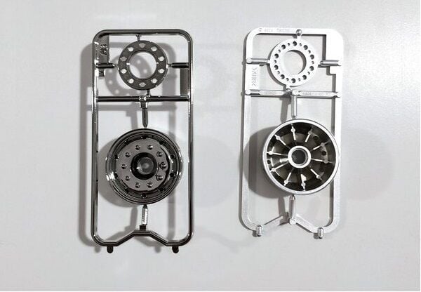 Tamiya Metal-Plated Front Wheels 30mm Chrome (2pcs)