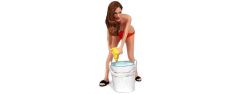 American Diorama AD76364 1/24 Ölçek Araba Yıkayan Bikinili Kız (Cindy) Sergilemeye Hazır Plastik Figürü with water bucket