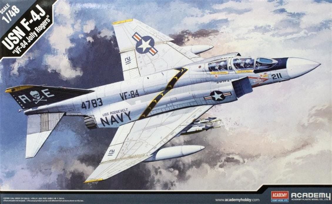 Academy 12305 1/48 ABD Donanması F-4J Phantom II VF-84 Jolly Rogers Savaş Uçağı Demonte Plastik Maketi