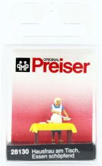 Preiser 28130 1/87 Ölçek Masayı Toplayan Ev Hanımı Figürü
