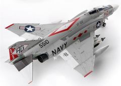 Academy 12323 1/48 USN F-4J VF-102 Diamondbacks Savaş Uçağı Demonte Plastik Maketi
