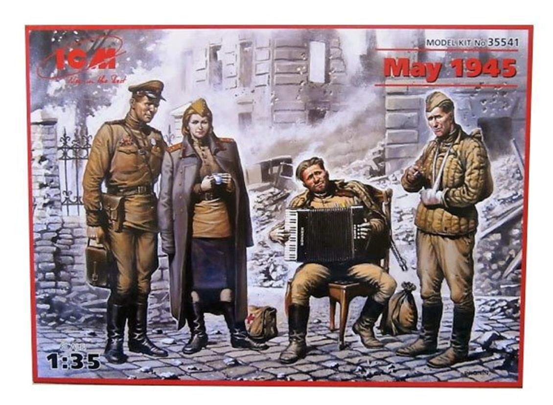 35541 1/35 May 1945 4 figures  1 officer 2 soldier