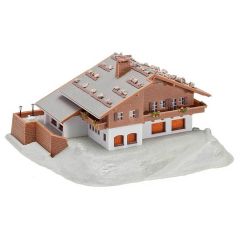 Faller 232230 1/160 Alplere Özgü Teraslı Dağ Evi Demonte Plastik Maketi