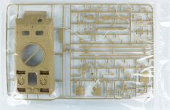 Academy 13523 1/35 Panther Alman Orta Tankı (Versiyon G Son Üretim) Demonte Plastik Maketi